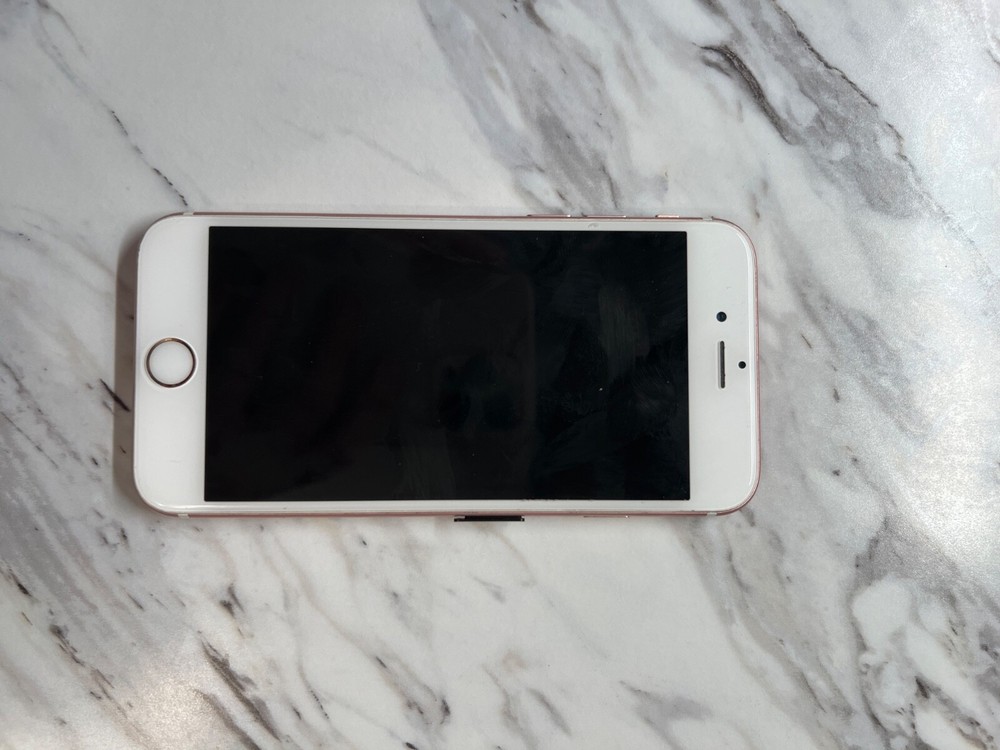 Apple iPhone 6s – 32GB – Rose Gold (Verizon) A1688 (CDMA GSM). No SIM 