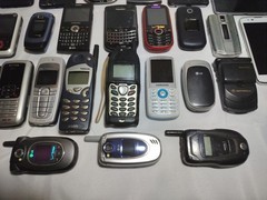 36 Phone iPhone BlackBerry UMX Nokia Samsung Cell Flip Phone Lot [Parts Only]