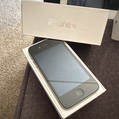 Apple iPhone 4 16GB Black iOS 3.5in GSM Unlocked (No Contract) w/ Box