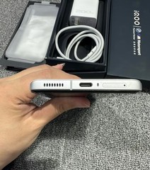 vivo iQOO 11S 5G 6.78″ 50MP 256/512GB 1TB Android 13 Snapdragon 8 Gen 2
