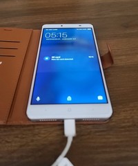 DOOGEE Y6 Max Smartphone In Excellent Condition (Pre Owned) w/accessories