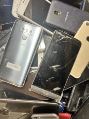Lot of Assorted Smart Phones For Parts/Repair/Trade-In/Gold Recovery *AS-IS* 📖