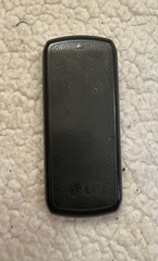 LG 320G – Black ( TracFone ) RARE Cellular Phone.