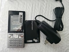 Sony Ericsson T700 (Unlocked) Cellular Phone 3G GSM / HSPA Network