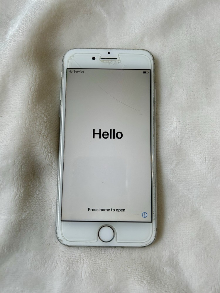 Apple I phone 8 64 GB Silver MQ732LL/A Verizon