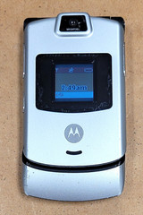 Motorola RAZR V3m – Silver and Black ( Verizon ) Cellular Flip Phone – READ