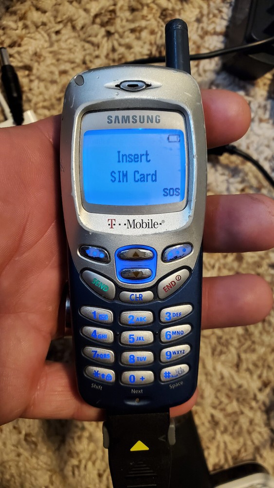 406.Samsung SGH-R225M Very Rare – For Collectors – Unlocked – Batt Dead