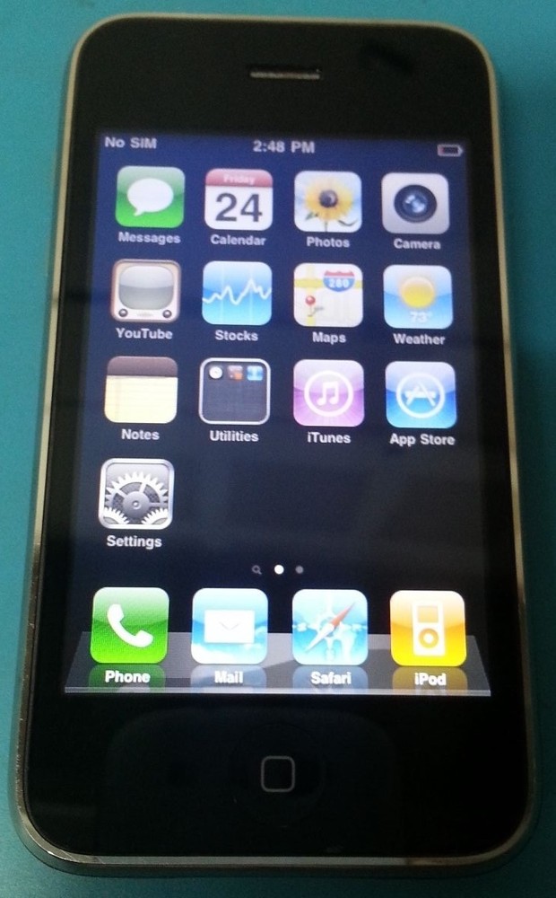Apple iPhone 3G 8GB Black AT&T Good Condition Fully Functions GREAT DEAL
