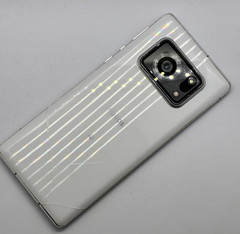 SHARP AQUOS R6 white
