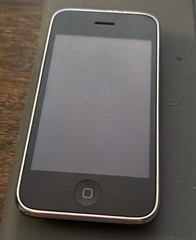 Apple iPhone 3GS / 16GB Black AT&T GREAT CONDITION. MB715LL/A (VINTAGE) 2009
