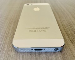 Apple iPhone 5S- 16GB – SILVER – PERFECT CONDITION (Unlocked)