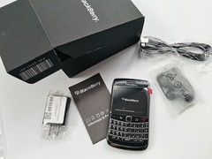 BlackBerry Bold 9780 – 512 MB – 3G 5MP microSDHC GPS Black/White (Unlocked) z8