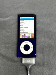 Apple iPod Nano 5th Gen 8GB Dead Battery Working Purple Great cosmetic condition