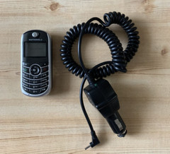 Motorola C series C139 – Black and Silver ( TracFone ) Cellular Phone