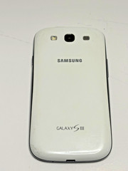 Samsung Galaxy S3 III Phone Powers ON PARTS ONLY