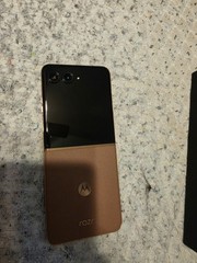 Motorola Razr+ 2025 256GB Unlocked 5G Flip 50MP Ai Camera Mocha