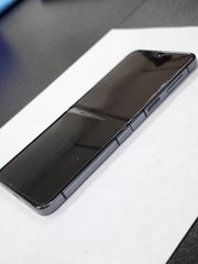 DEFECTIVE – Samsung Galaxy Zflip 5 – 256GB – Black – GSM Unlocked – 11710