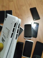 Lot of 14 Mixed Brand htc/and other For parts