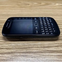 BlackBerry 9720 Unlocked Cellphone 3G WIFI 5MP Camera FM Radio Black & Pink SALE