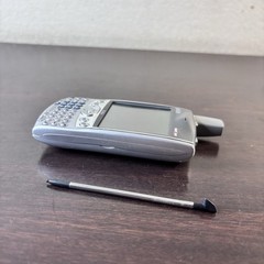 Pre-Owned Rare PalmOne Treo 600 Cell Phone Smartphone (Verizon) Silver