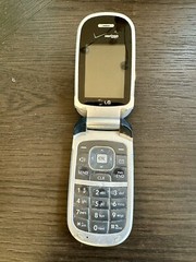 LG VX8360 Blue Flip Phone (Verizon) Untested