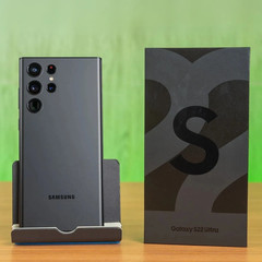NEW Samsung Galaxy S22 Ultra 5G SM-S908U 128GB-512GB Factory Unlocked Smartphone
