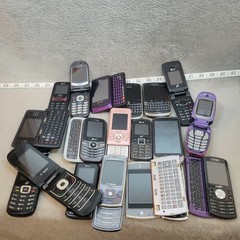Lot of 20 Vintage Cell Phones Blackberry LG HTC Sony Ericsson Parts Untested