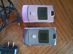 2 Motorola RAZR V3m – Pink and Silver ( Verizon ) Very Rare Flip Phone Repair