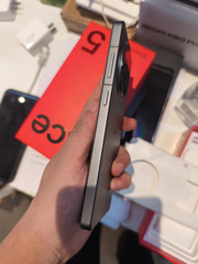 OnePlus Ace5 16GB+512GB Dual SIM GSM Unlocked 6400mAh 80W Snapdragon 8 Gen3