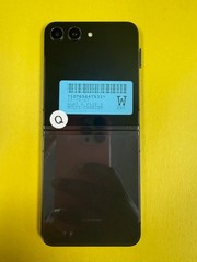 Samsung Galaxy Z Flip5 – 256GB – Graphite (Unlocked) – LCD Black Spot