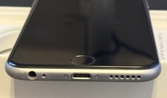 Apple iPhone 6S – 16GB – A1633 – AT&T Locked Smartphone – Silver