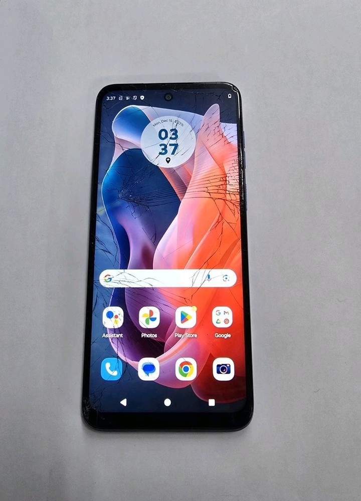 Motorola moto G Play (2024) Att Works Great Clean Esn Cracked Screen FREE SHIPPI