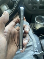 Apple iPhone 4/8GB – Black (AT&T) 2010. Good Condition.