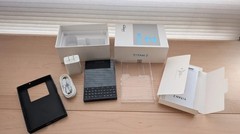 Unihertz Titan 2 Black Unlocked Android 512GB 12GB Physical Keyboard + 2 cases
