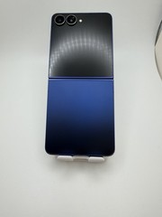 Samsung Galaxy Z Flip7 – 256GB – T-Mobile – Check ESN – Cracked Lens *READ*
