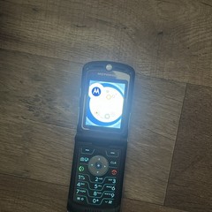 Motorola RAZR 10MB Black/Silver Flip Phone CDMA 2G 2.0MP Camera Used