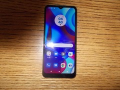 Motorola Moto G Pure – 32 GB – Deep Indigo (Unlocked) with charging cord
