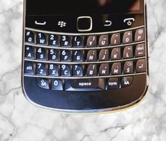 🔥BLACKBERRY BOLD 9900 UNLOCKED QWERTY CELL PHONE BELL TELUS ROGERS FIDO CHATR🔥