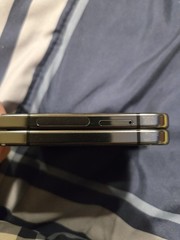 Samsung Galaxy Z Flip Foldable Smartphone Black USB Type-C 5G Unlocked