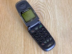 Full working MOTOROLA V8088 Black unlocked 2G networks Vintage mobile phone