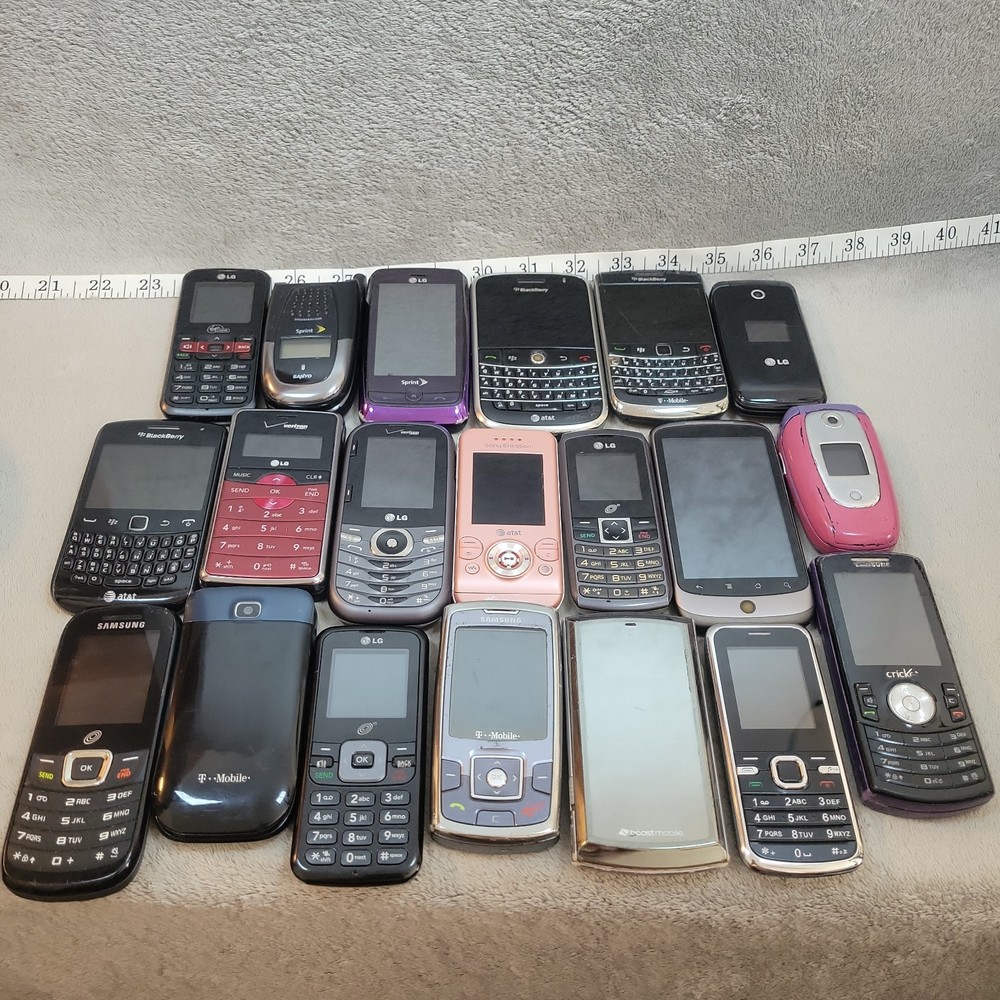 Lot of 20 Vintage Cell Phones Blackberry LG HTC Sony Ericsson Parts Untested