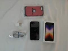 Apple iPhone SE (3rd Gen, 84% Battery) 64GB Bundle