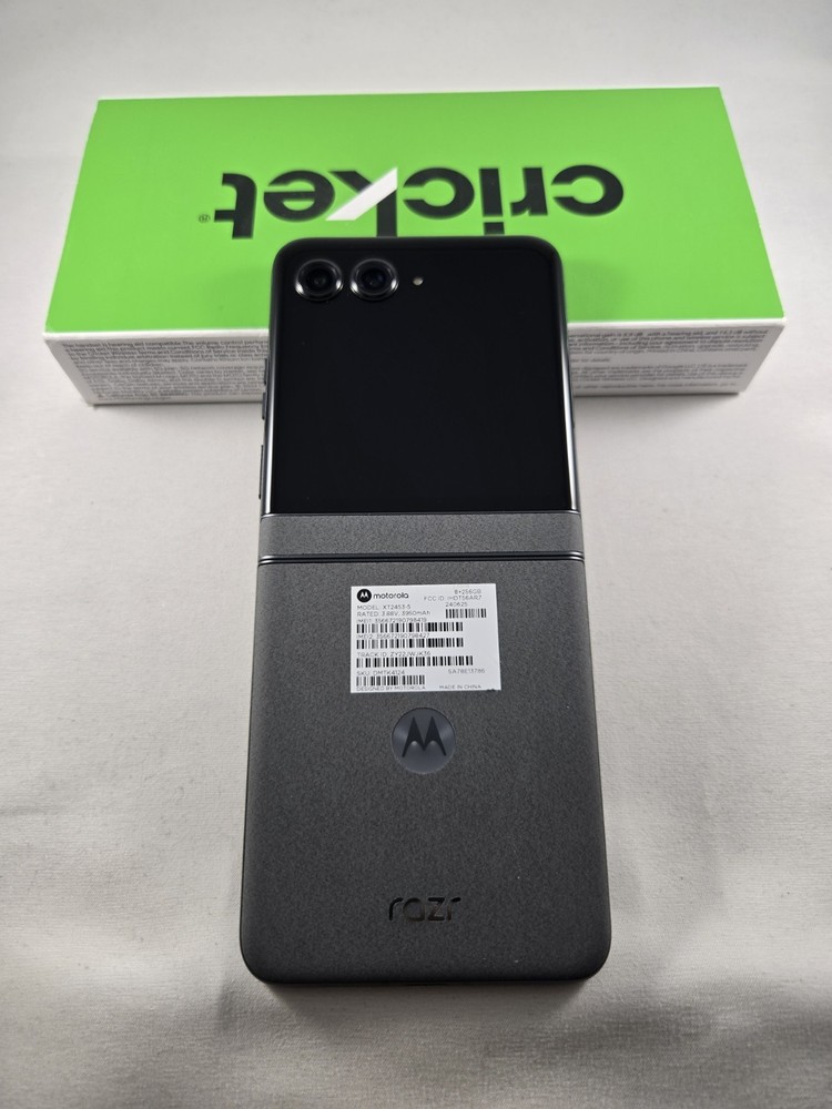 Motorola Moto Razr 2024 XT2453-5 – 256GB – Koala Gray (Cricket) Smartphone