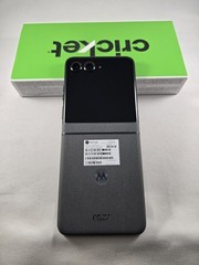 Motorola Moto Razr 2024 XT2453-5 – 256GB – Koala Gray (Cricket) Smartphone