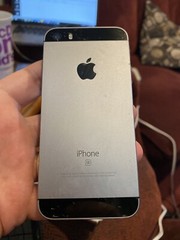 Apple iPhone SE – 16GB – Silver (AT&T) A1662 (CDMA + GSM)