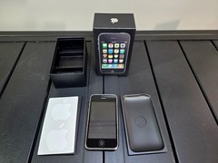 Apple iPhone 3GS 32GB Black Original w/ Box – A1303
