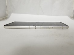 Samsung Galaxy Z Flip3 128GB Cream SM-F711U (AT&T only) Discounted zW2980