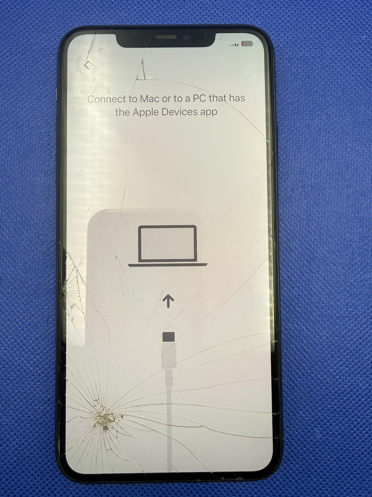 Apple iPhone 11 Pro Max 64GB Sprint FMI-OFF Cracked | No IMEI | For Parts READ!!