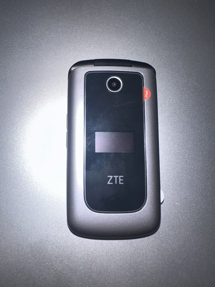 Verizon Cymbal LTE Z233V 4G LTE 2.8″ 2MP Silver Flip Phone ( 2 phones)