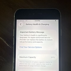 Apple iPhone SE 64GB White Verizon LTE Network Unlocked A15 Bionic 12MP